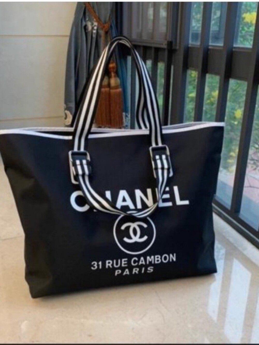 GWP VIP/Novelty Black and White Large Tote Bag